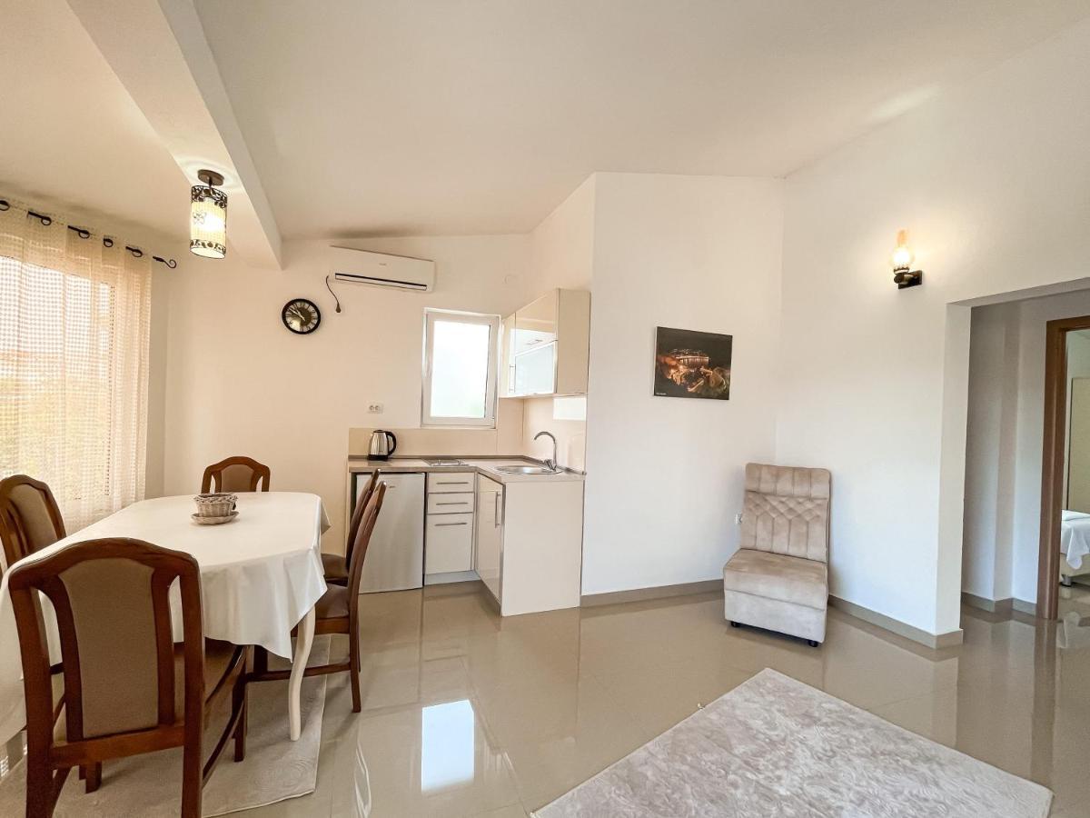 Rejhan Totti Ulcinj Exteriér fotografie